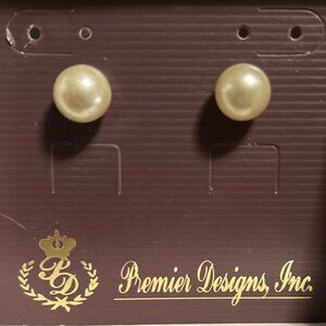 Retired Premier Designs #3021 - BUTTON UP - Faux Pearl Post Earrings NIB (2010)